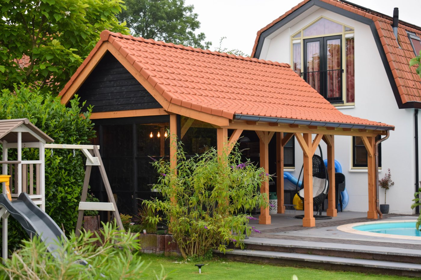 Zadeldak Milaan – Poolhouse