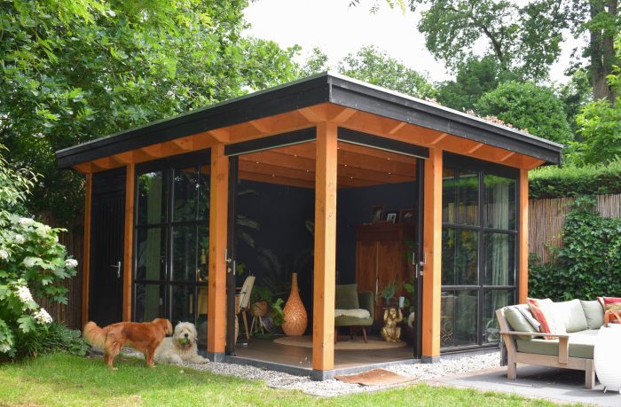Buitenverblijf Barcelona – Tuinkantoor