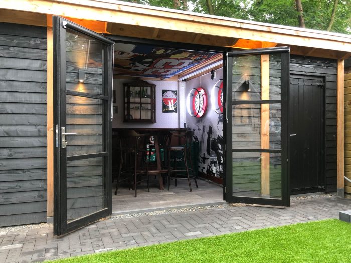 Buitenverblijf Barcelona – Bruin café